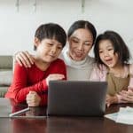 Digital Picture Frames for Remote Family Sharing