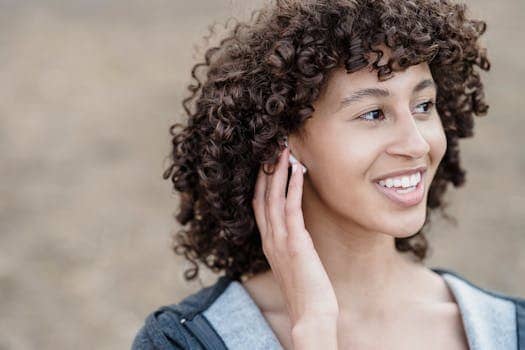 Wireless Earbuds With Real-Time Translation