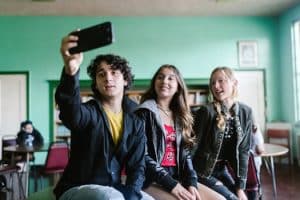 Smartphone Tripods for Perfect Group Photos